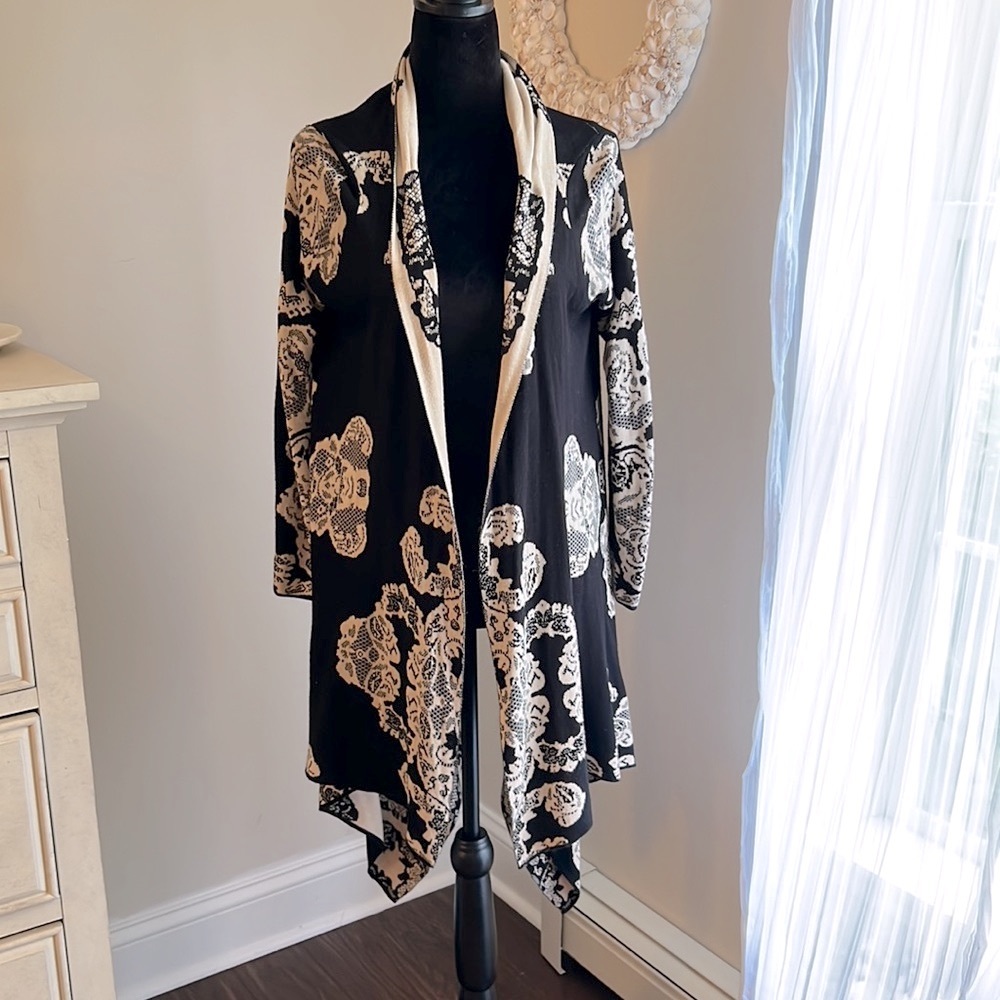 Cyrus Handkerchief Hem Cardigan | M